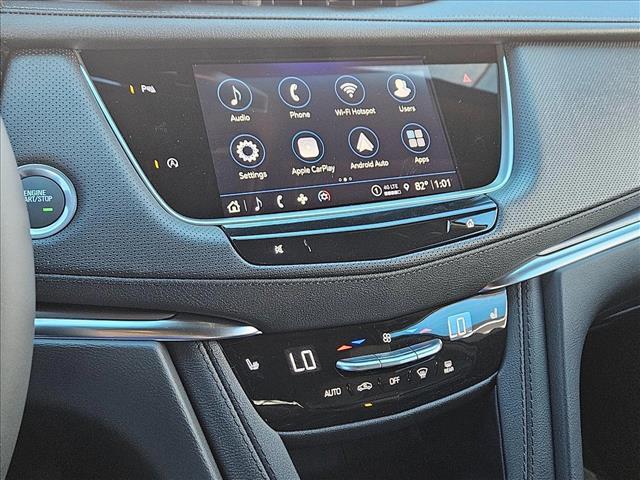 Photo of 2025 Crystal White Tricoat Cadillac XT5