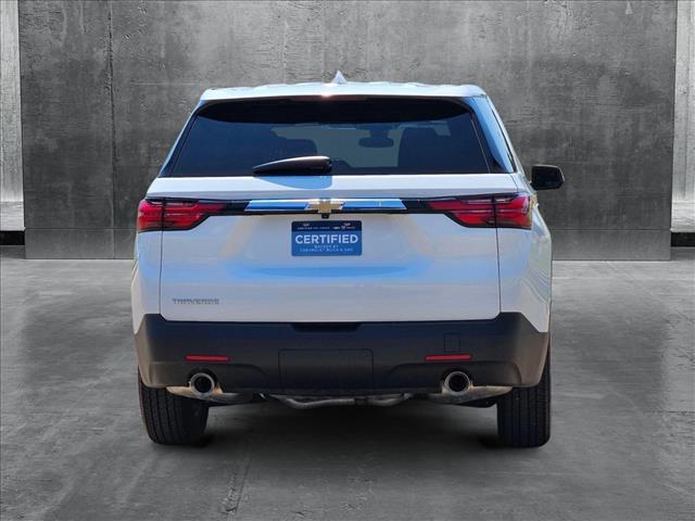 Photo of 2023 Summit White Chevrolet Traverse
