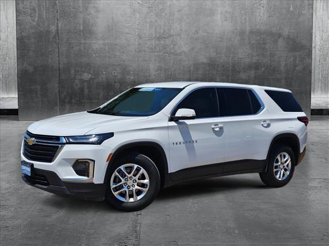 Photo of 2023 Summit White Chevrolet Traverse