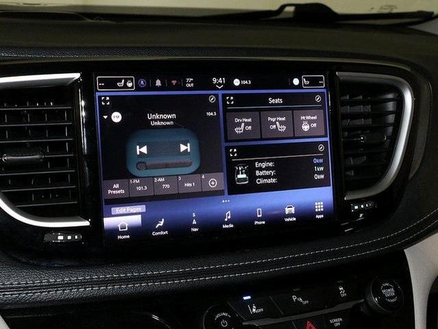 Photo of 2024 Brilliant Black Crystal Pearlcoat Chrysler Pacifica Hybrid