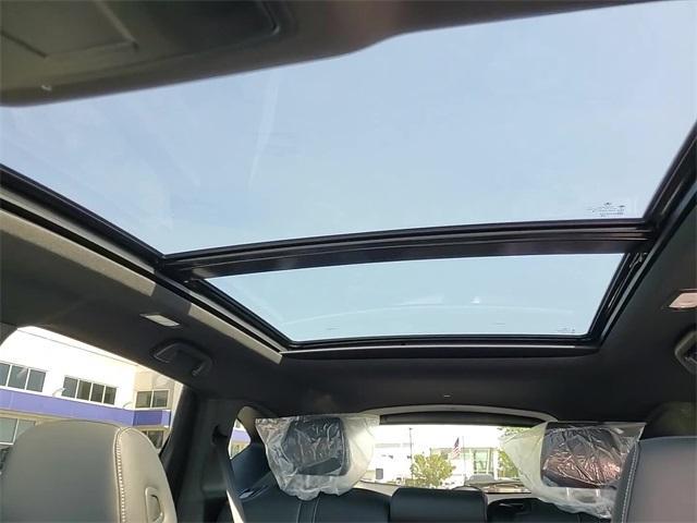Photo of 2025 Liquid Carbon Metallic Acura RDX