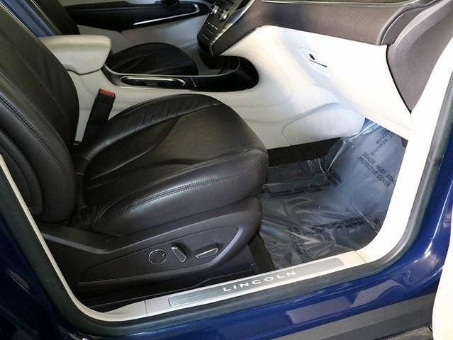 Photo of 2019 Rhapsody Blue Metallic Lincoln MKC