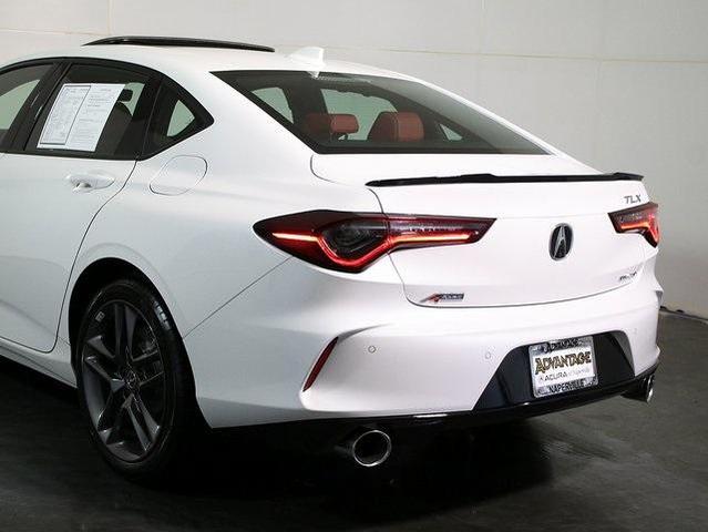 Photo of 2025 Platinum White Pearl Acura TLX