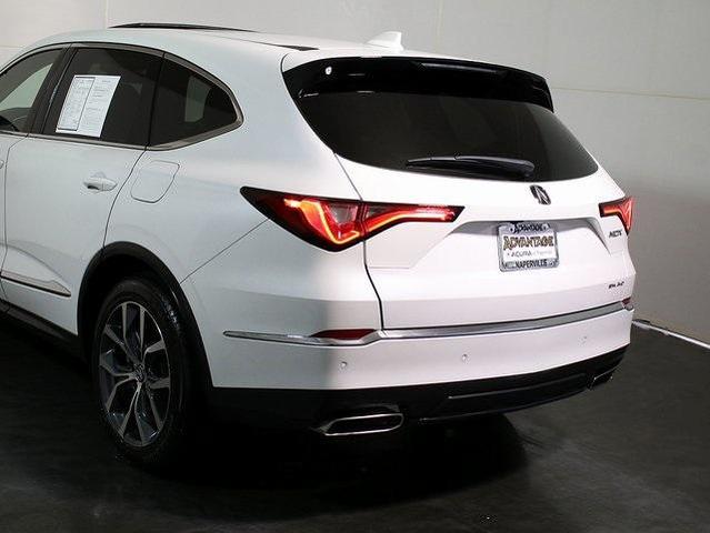 Photo of 2023 Platinum White Pearl Acura MDX
