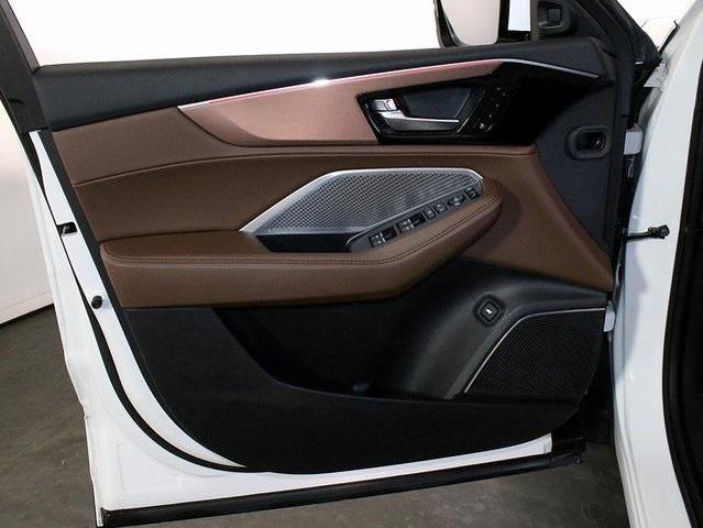 Photo of 2023 Platinum White Pearl Acura MDX