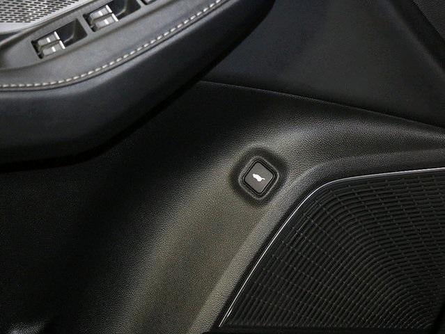 Photo of 2024 Majestic Black Pearl Acura MDX
