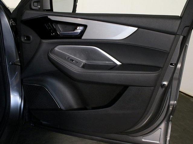Photo of 2025 Liquid Carbon Metallic Acura MDX