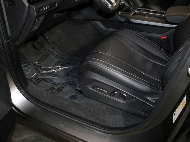 Photo of 2025 Liquid Carbon Metallic Acura MDX