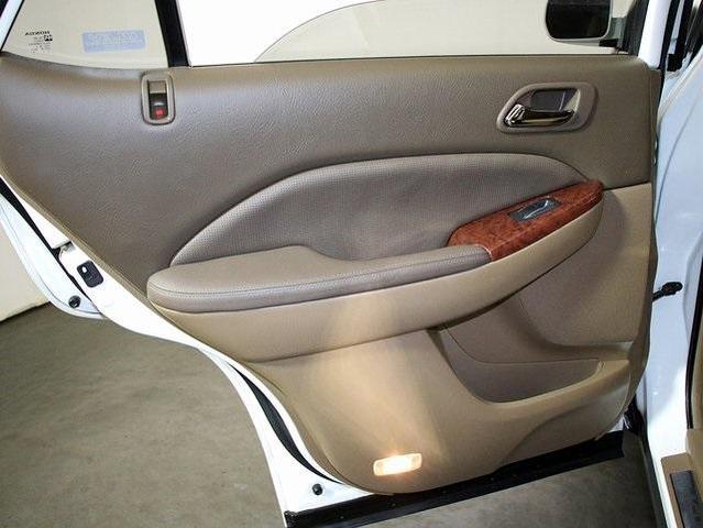 Photo of 2004 Taffeta White Acura MDX