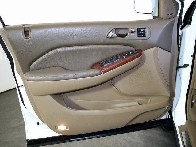 Photo of 2004 Taffeta White Acura MDX
