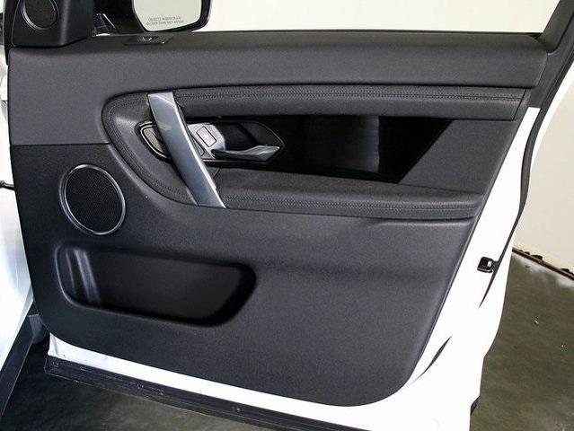 Photo of 2023 Fuji White Land Rover Discovery Sport