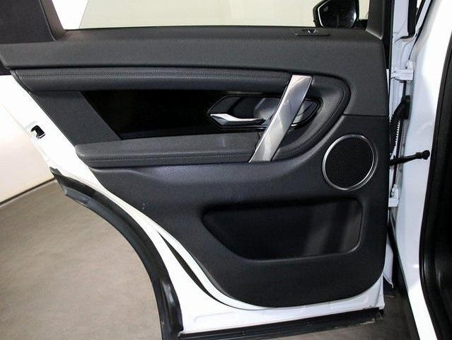 Photo of 2023 Fuji White Land Rover Discovery Sport
