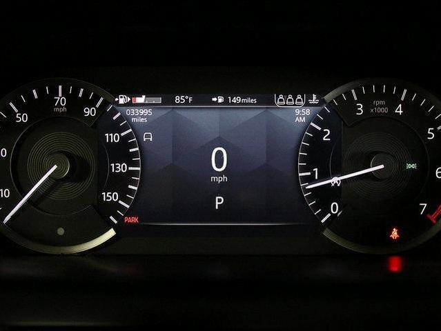 Photo of 2023 Fuji White Land Rover Discovery Sport