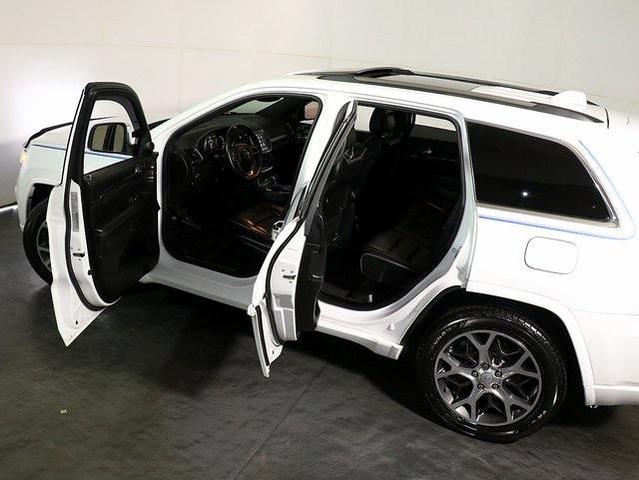 Photo of 2019 Bright White Clearcoat Jeep Grand Cherokee