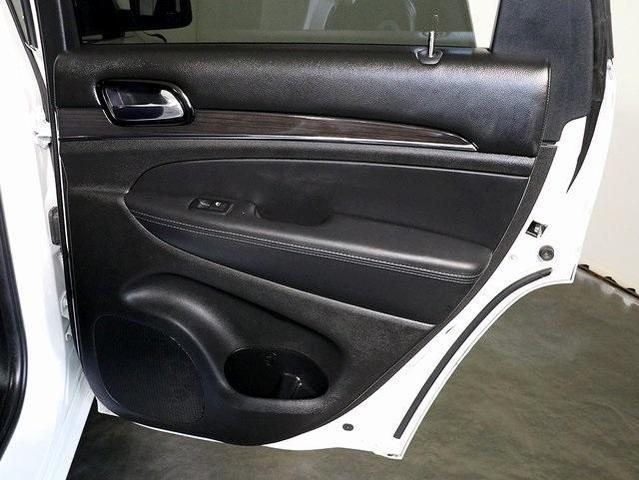 Photo of 2019 Bright White Clearcoat Jeep Grand Cherokee