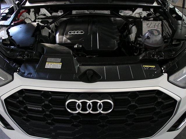 Photo of 2024 Glacier White Metallic Audi Q5