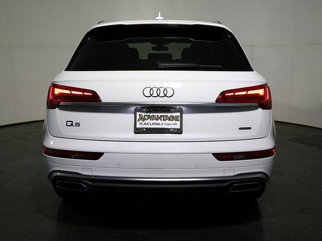Photo of 2024 Glacier White Metallic Audi Q5