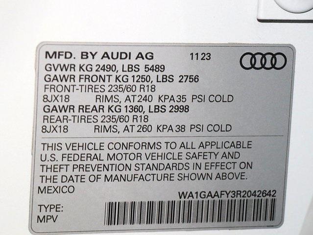 Photo of 2024 Glacier White Metallic Audi Q5