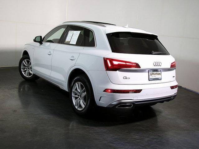 Photo of 2024 Glacier White Metallic Audi Q5