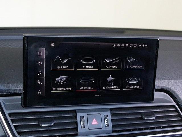 Photo of 2024 Glacier White Metallic Audi Q5