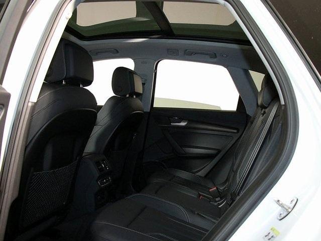 Photo of 2024 Glacier White Metallic Audi Q5