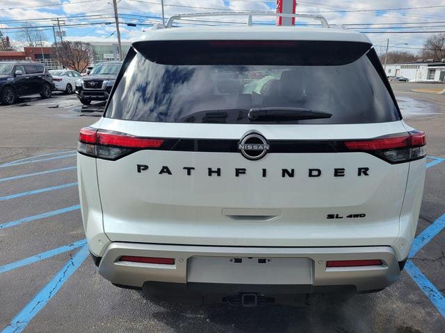 Photo of 2025 Everest White Pearl Tricoat Nissan Pathfinder