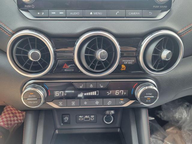 Photo of 2025 Aspen White Tricoat/Super Black Nissan Sentra