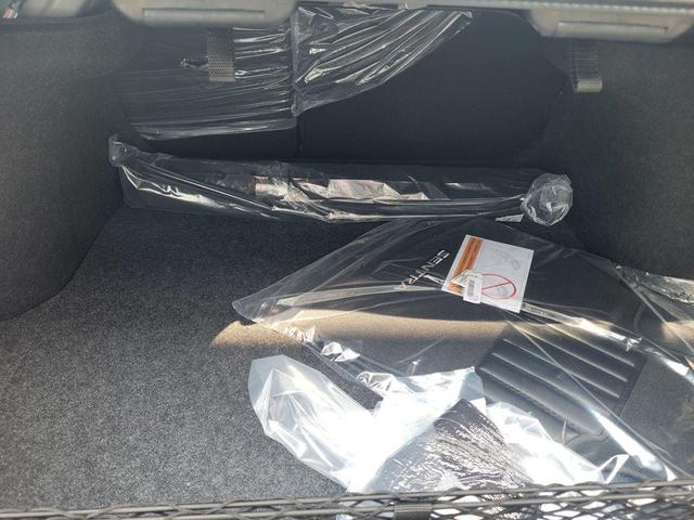 Photo of 2025 Aspen White Tricoat/Super Black Nissan Sentra