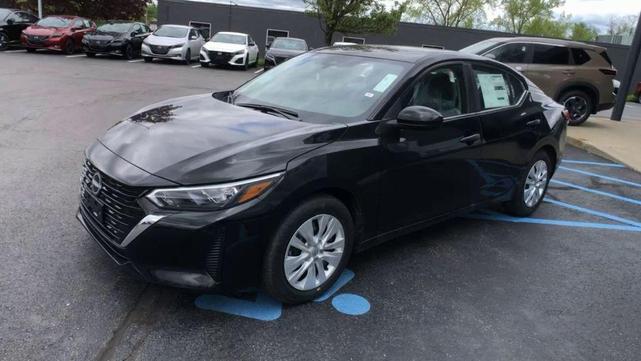Photo of 2025 Super Black Nissan Sentra
