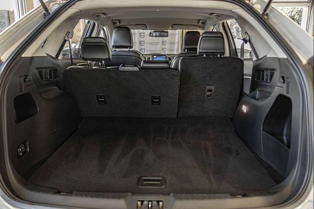 Photo of 2022 Oxford White Ford Edge