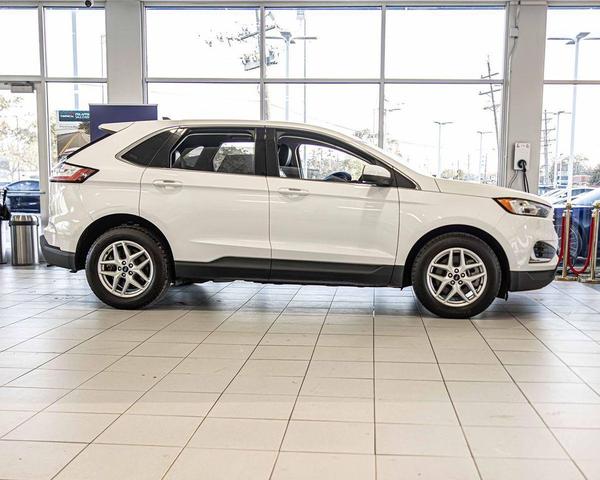 Photo of 2022 Oxford White Ford Edge