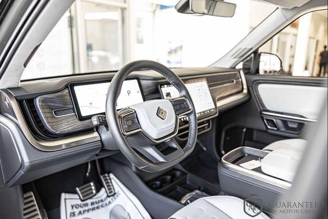 Photo of 2023 Forest Green Rivian R1S