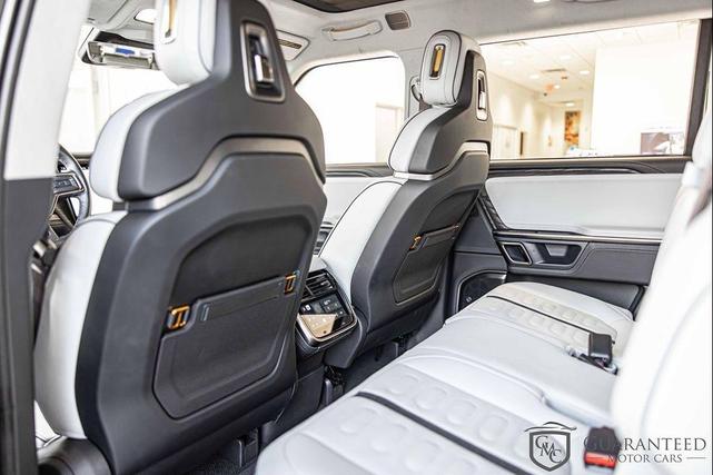 Photo of 2023 Forest Green Rivian R1S