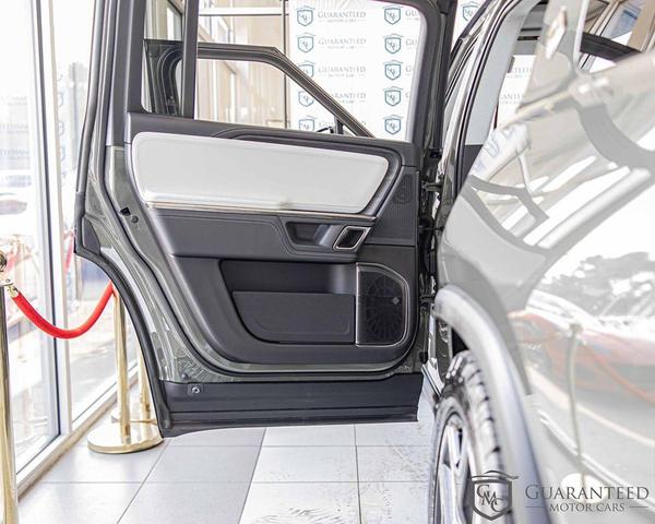 Photo of 2023 Forest Green Rivian R1S
