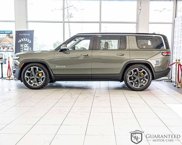 Photo of 2023 Forest Green Rivian R1S