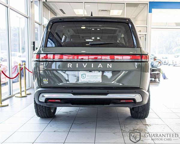 Photo of 2023 Forest Green Rivian R1S