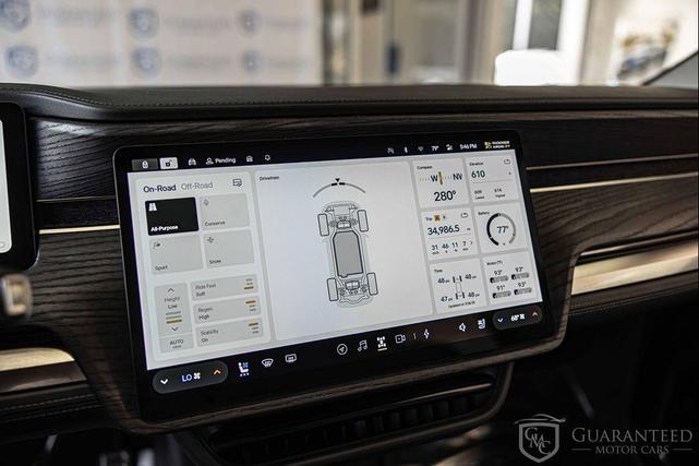 Photo of 2023 Forest Green Rivian R1S