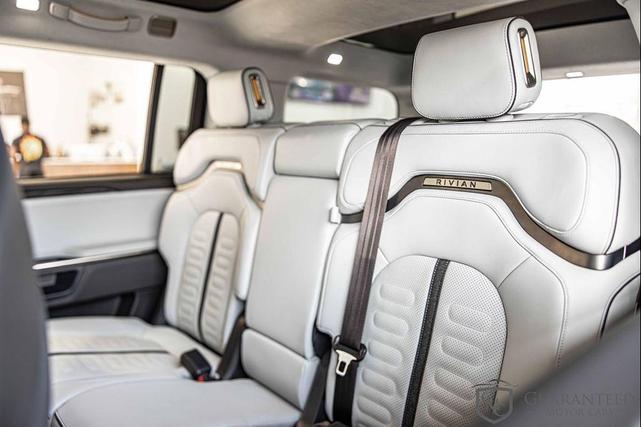 Photo of 2023 Forest Green Rivian R1S