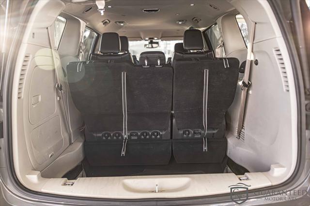 Photo of 2020 Bright White Clearcoat Chrysler Pacifica