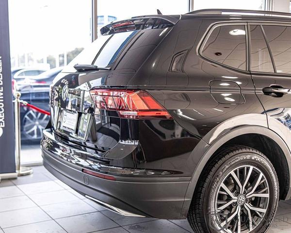 Photo of 2021 Deep Black Pearl Volkswagen Tiguan