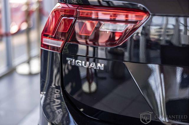 Photo of 2021 Deep Black Pearl Volkswagen Tiguan