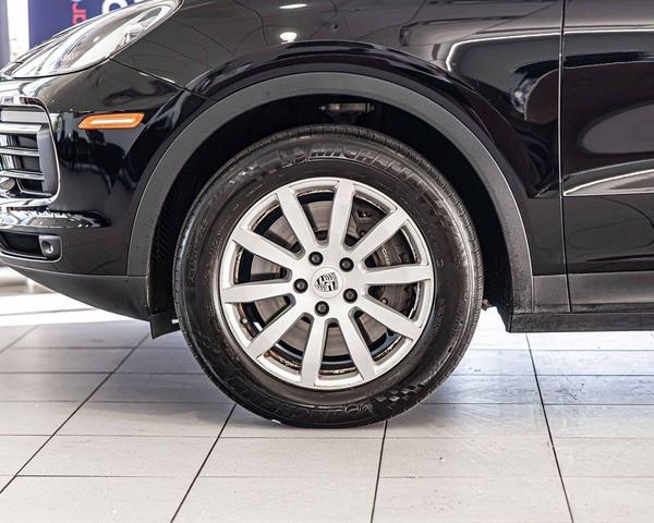 Photo of 2022 Black Porsche Cayenne