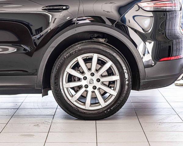 Photo of 2022 Black Porsche Cayenne