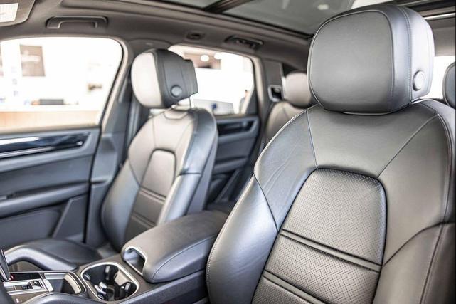 Photo of 2022 Black Porsche Cayenne