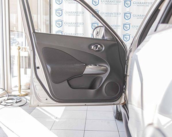 Photo of 2011 Chrome Silver Nissan Juke