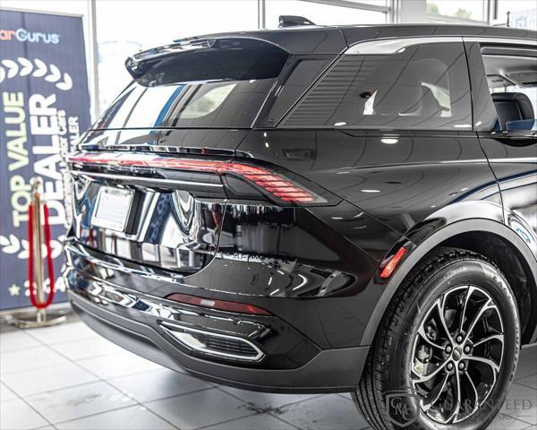 Photo of 2025 Infinite Black Metallic Clearcoat Lincoln Nautilus