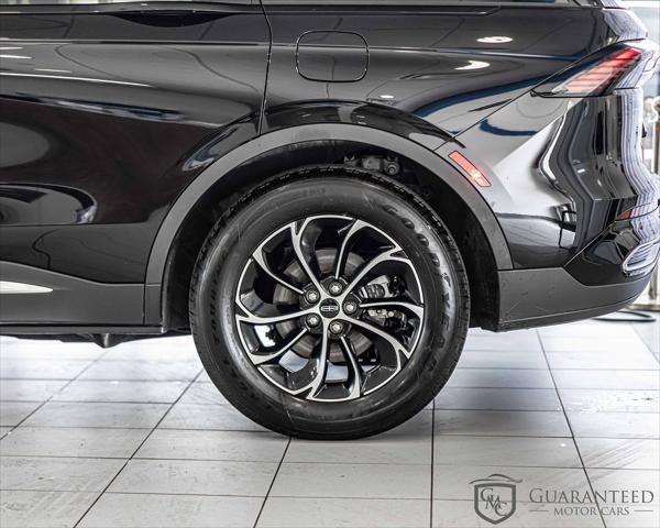 Photo of 2025 Infinite Black Metallic Clearcoat Lincoln Nautilus
