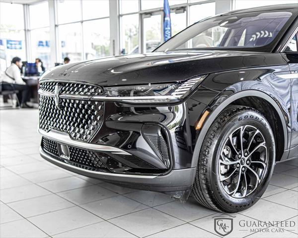 Photo of 2025 Infinite Black Metallic Clearcoat Lincoln Nautilus