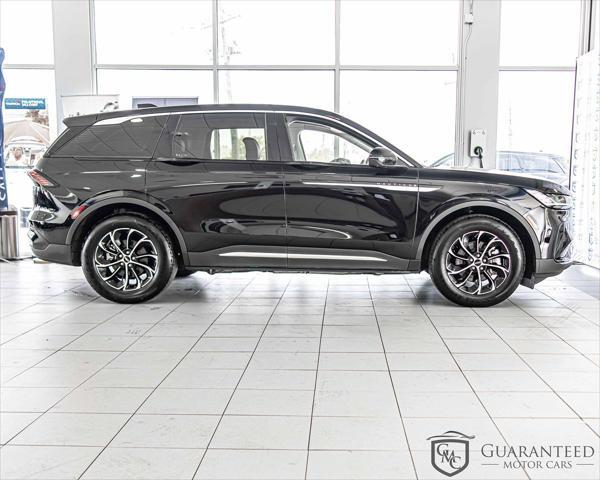 Photo of 2025 Infinite Black Metallic Clearcoat Lincoln Nautilus