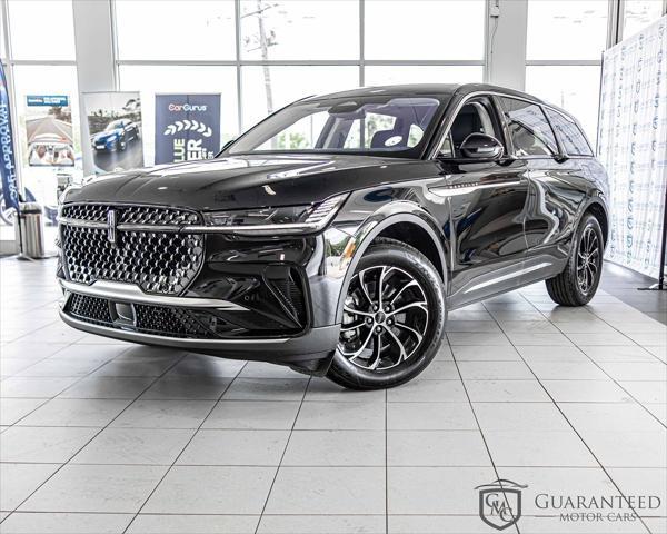 Photo of 2025 Infinite Black Metallic Clearcoat Lincoln Nautilus